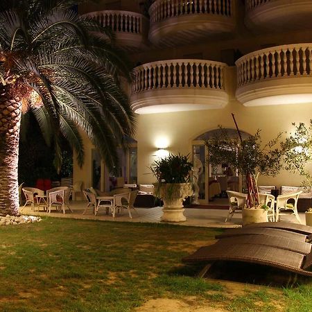 Hotel Eva Alba Adriatica Extérieur photo