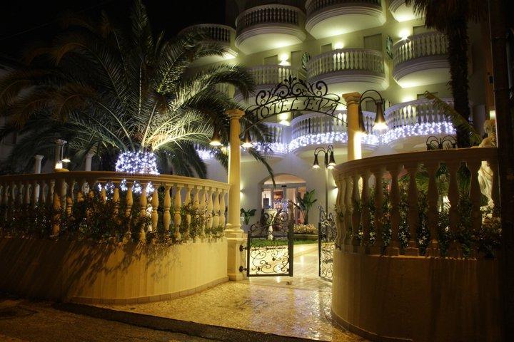 Hotel Eva Alba Adriatica Extérieur photo