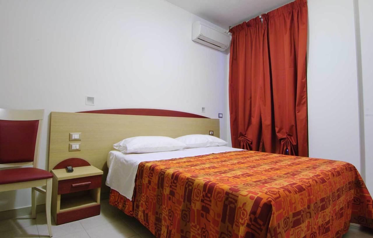 Hotel Eva Alba Adriatica Extérieur photo